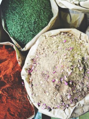 poudres végétales cheveux